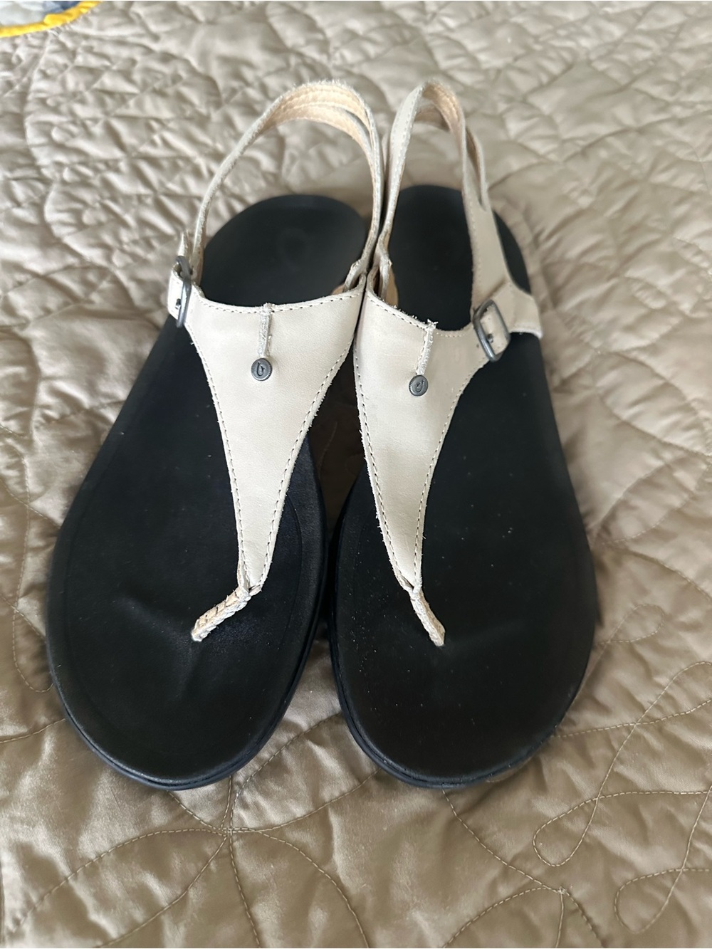 OluKai Cream Leather T‑Strap Slingback Sandals with Black Footbed